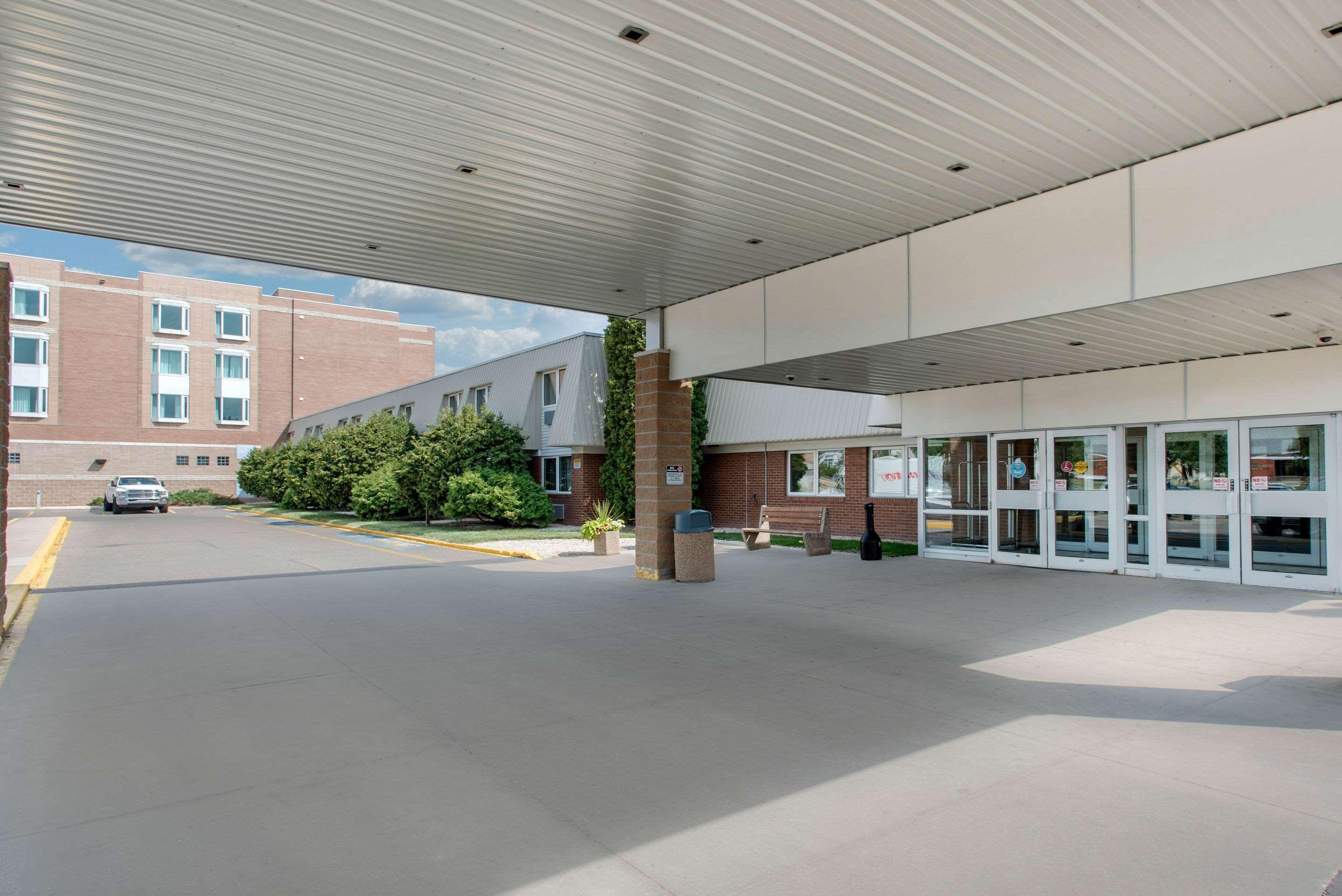 Clarion Hotel&Suites Brandon Exterior foto