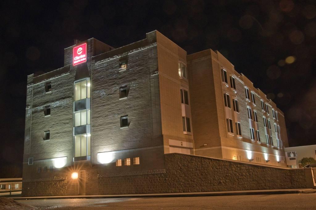 Clarion Hotel&Suites Brandon Exterior foto