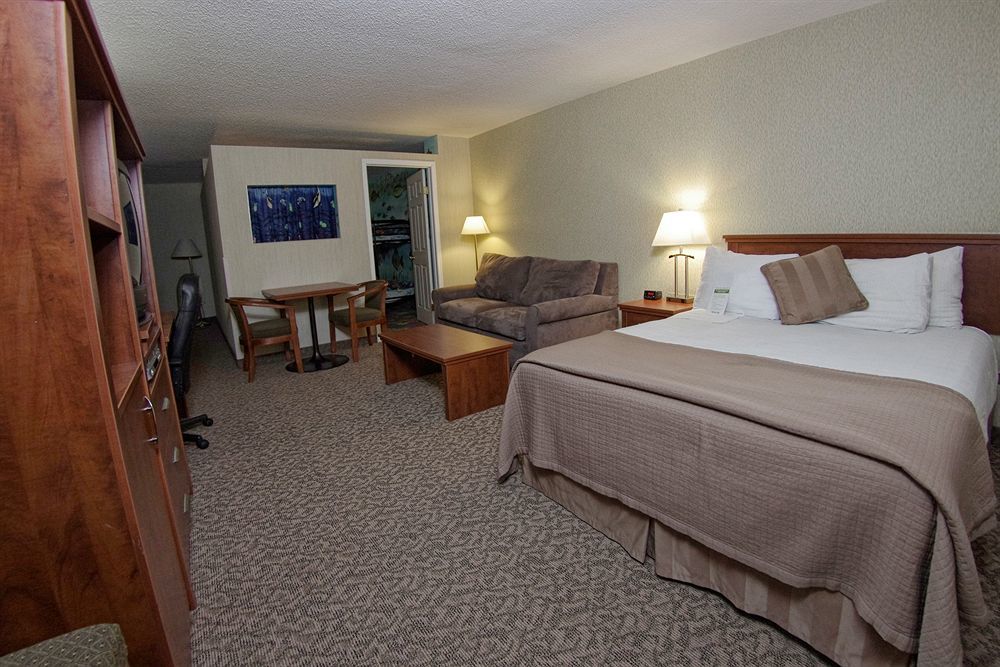 Clarion Hotel&Suites Brandon Exterior foto