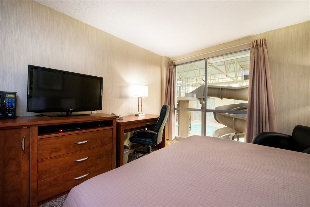 Clarion Hotel&Suites Brandon Exterior foto